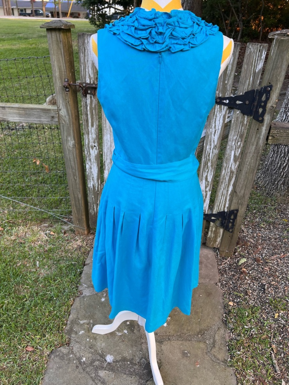 🌟Host Pick🌟Jessica Howard Vibrant Turquoise Sleeveless Ruffle V-Neck Midi Dress - Picture 9 of 10